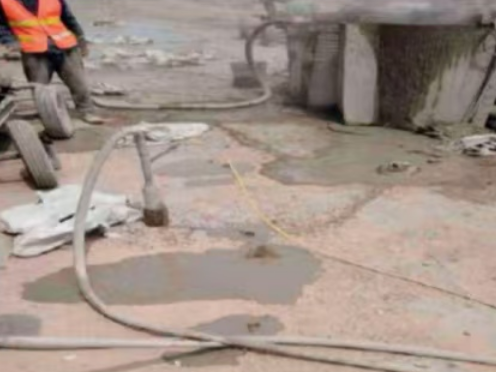 沅江水泥混凝土路面板底注浆技术 路面脱空注浆整治方案